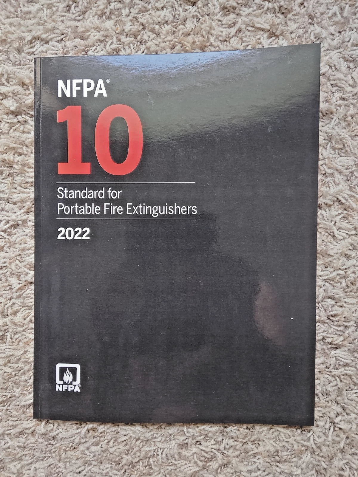 NFPA 10, Standard for Portable Fire Extinguishers : 2022 Edition by National Fire Protection Association (NFPA) (2021, Trade Paperback)