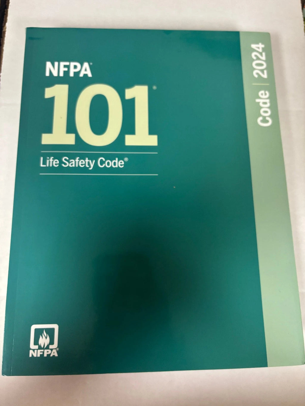 NFPA 101, Life Safety Code : 2024 Edition by National Fire Protection Association (NFPA) (2023, Trade Paperback)